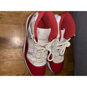 Air Jordan 11 Cherry Men’s Size 11.5 High top Sneakers